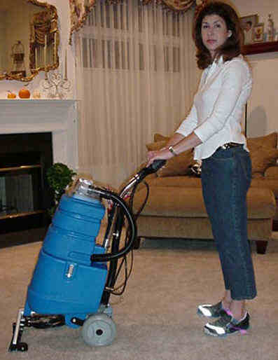CARPET CLEANING MACHINE: self contained